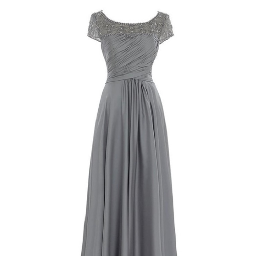 Bridess silver/grey beaded gown size 16 new.
